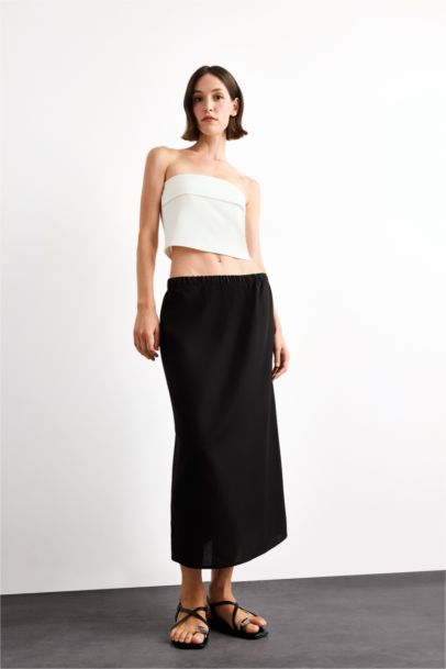Relax Fit Woven Elastic Band Skirt