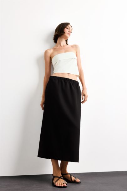 Relax Fit Woven Elastic Band Skirt