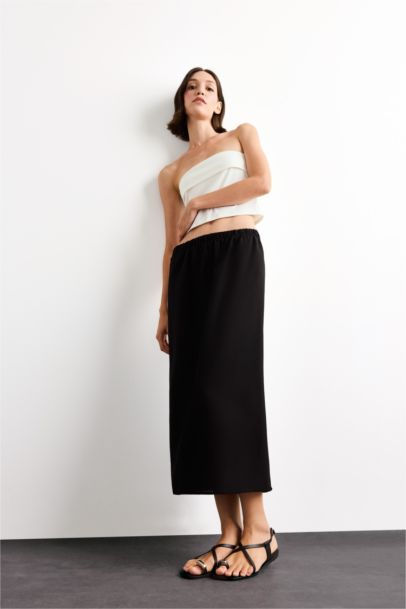 Relax Fit Woven Elastic Band Skirt