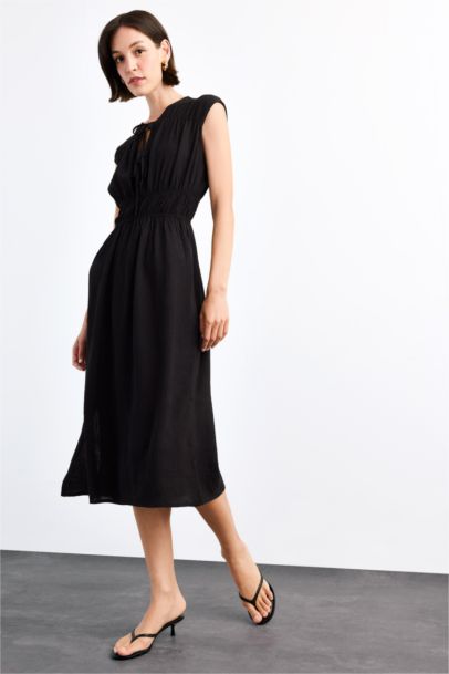 فستان ميدي كت برباط من الأمام