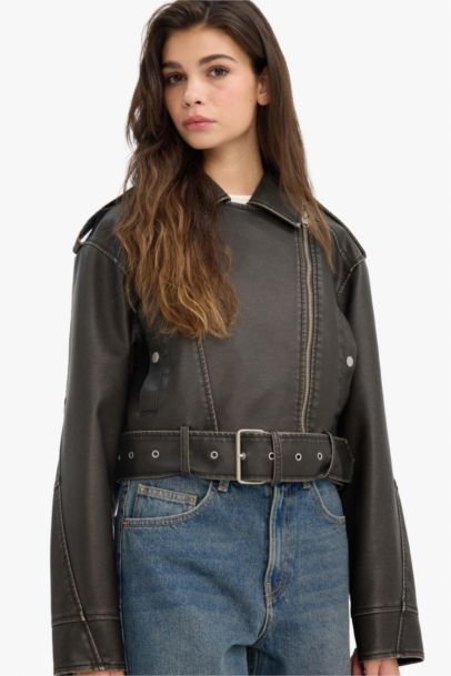 جاكيت جلد صناعي قصة مريحة