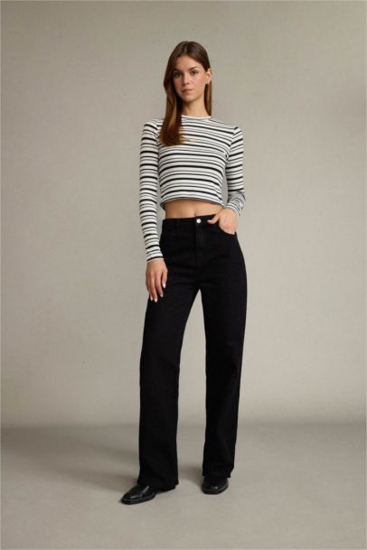 Crew Neck Long Sleeve T-Shirt