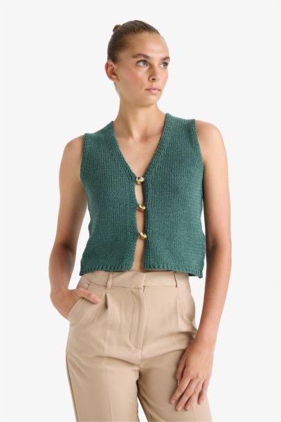 Gilet en tricot à col en V et boutons Coupe ajustée