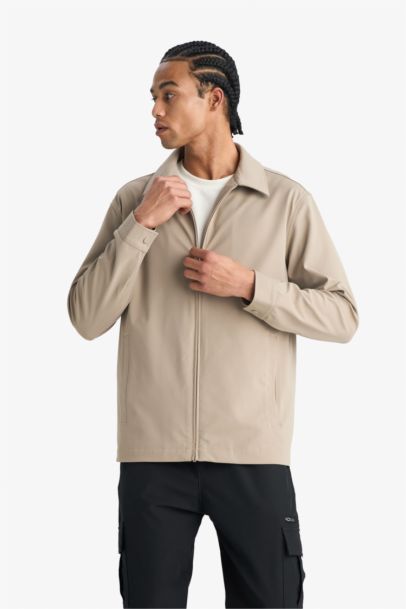 جاكيت مقاوم للماء سليم فيت