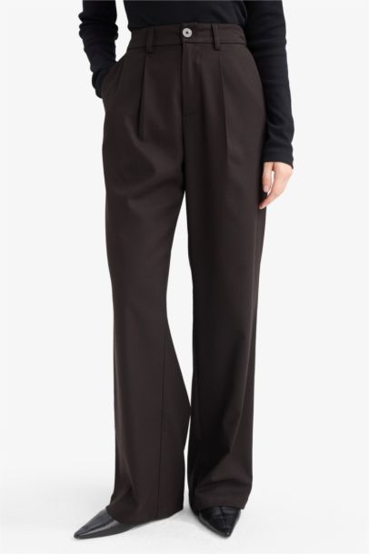 سروال قصة مستقيمة بجيوب