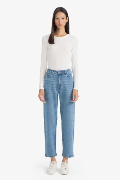 Comfort Straight High Waist Straight Leg Jeans