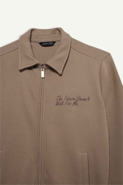 كارديجان اولادي بطبعة شعار قصة عادية بياقة بولو