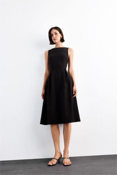 فستان ميدي كت بياخة مستديرة