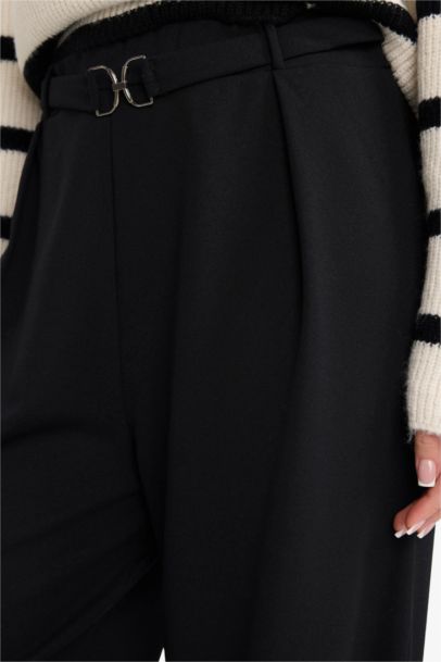 Pantalon en crêpe droit à jambes larges