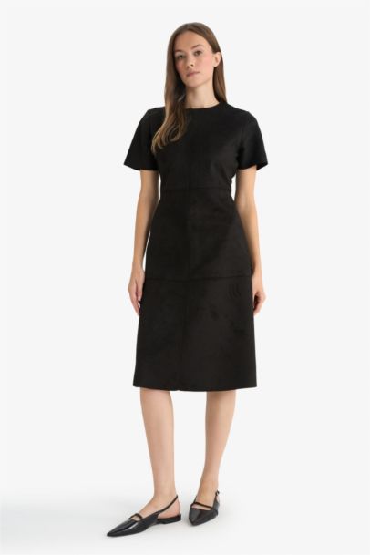 A Cut Round Collar Suede Dress