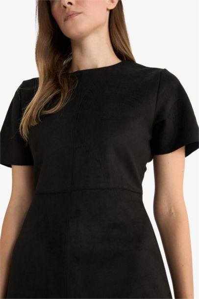 A Cut Round Collar Suede Dress