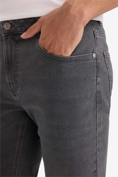 بنطرون جينز سيرجيو قصة عادية وخصر عادي