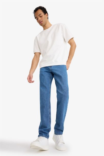 Джинсы Regular Tapered Fit с прямыми штанинами