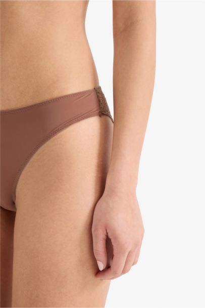 كلوت دانتيل من Fall in Love