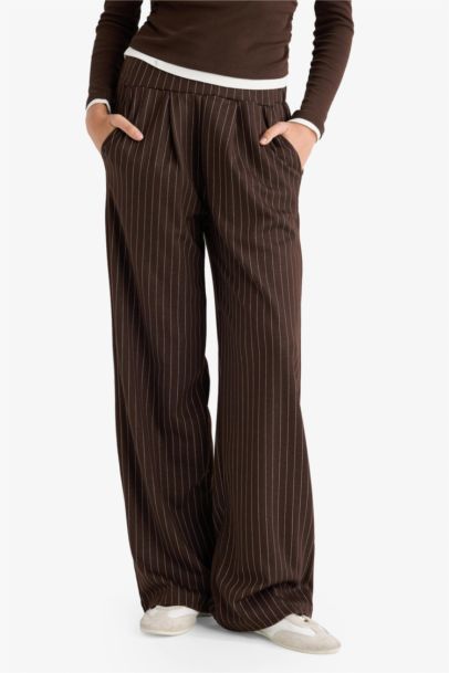 Pantalon large à rayures