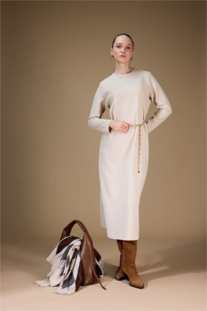 Regular Fit Bisiklet Yaka Uzun Kollu Kemerli Maxi Elbise 