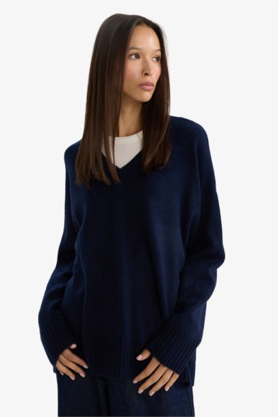 Oversize Fit V-Neck Pullover