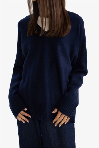 Oversize Fit V-Neck Pullover