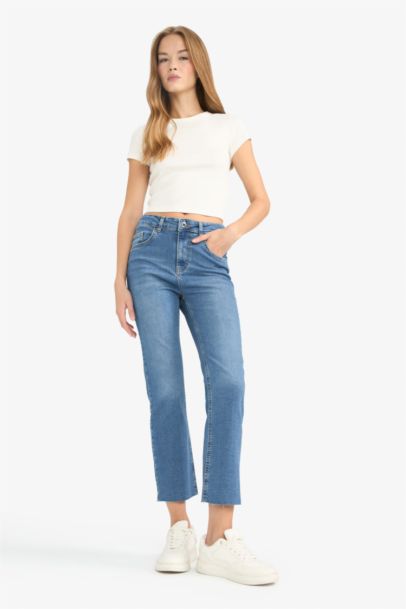 Crop Flare Fit Low Waist Ankle Length Washed Jeans