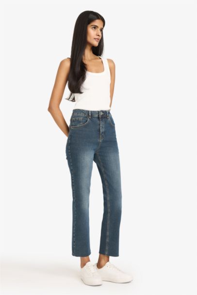 Crop Flare Fıt Düşük Bel Bilek Boy Jean Yıkamalı Pantolon