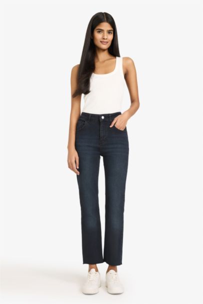 سروال جينز بخصر منخفض برجل واسعة