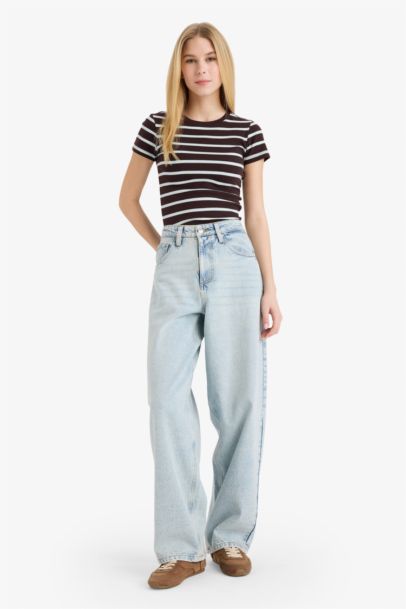 Fitted Short Sleeved Ribbed T-shirt