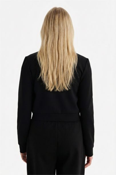 جاكيت رياضي سليم فيت بياخة عالية