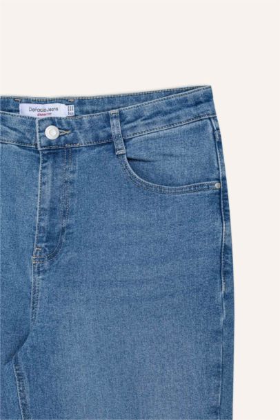 بنطلون قصة مستقيمة