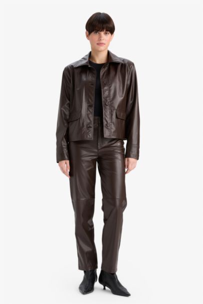 Veste en similicuir à col polo Coupe régulière