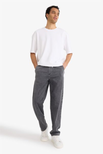 Wide Leg Washed Jeans