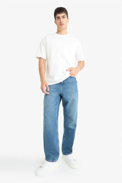 Baggy Fit Wide Leg Jeans