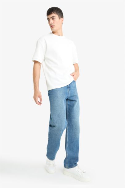 Baggy Fit Wide Leg Jeans