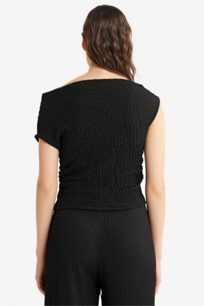 Slim Fit One Shoulder Crepe Blouse