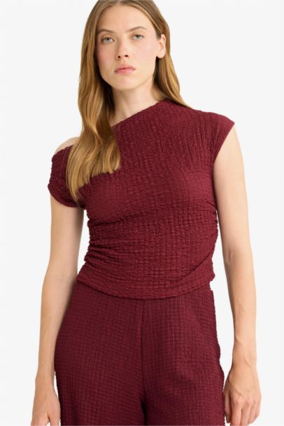 Slim Fit One Shoulder Blouse