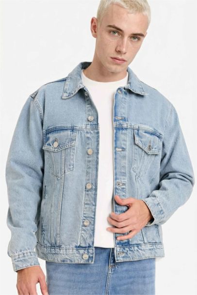 جاكيت جينز قصة عادية