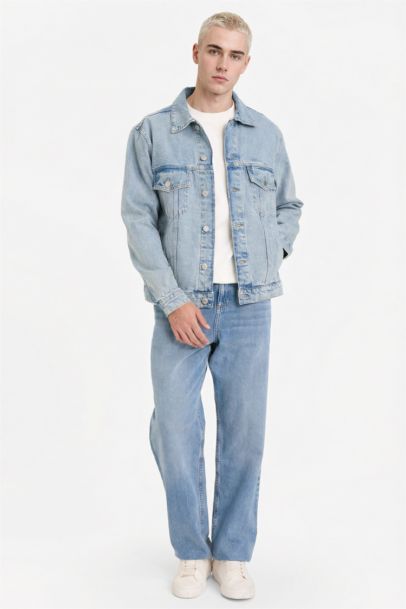 جاكيت جينز قصة عادية