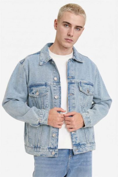 جاكيت جينز قصة عادية