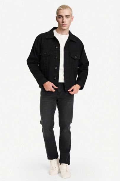 جاكيت جينز قصة عادية