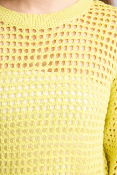 بلوفر تريكو كروب فيت بياقة مستديرة