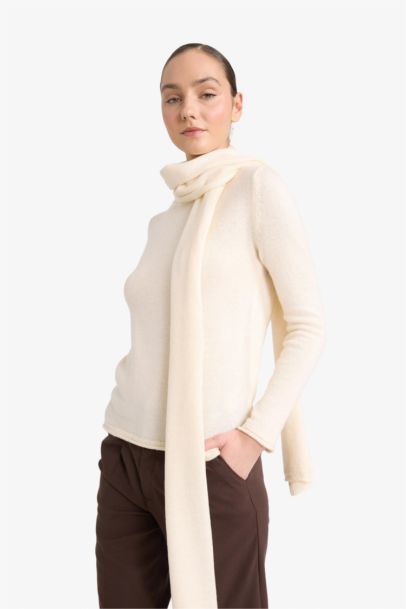 Regular Fit Kayık Yaka Yumuşak Dokulu Şal Detaylı Triko Kazak