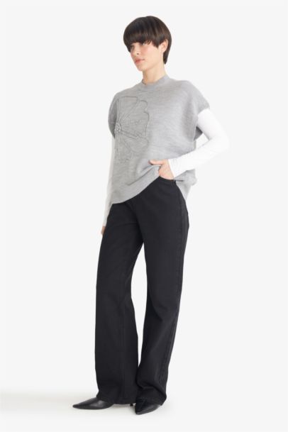 Relax Fit Bisiklet Yaka Çiçekli Triko Süveter