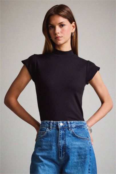 Woman Short Sleeve T-Shirt