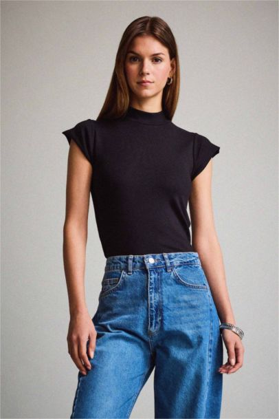 Woman Short Sleeve T-Shirt