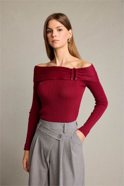 بلوزة ردن طويل بكتف مكشوف ببكلة