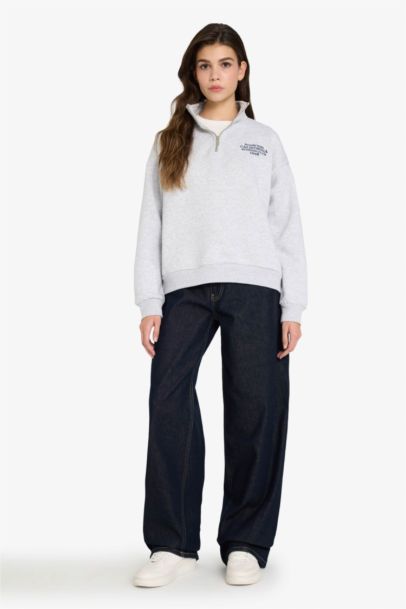 Oversize Fit Long Sleeve Sweatshirt