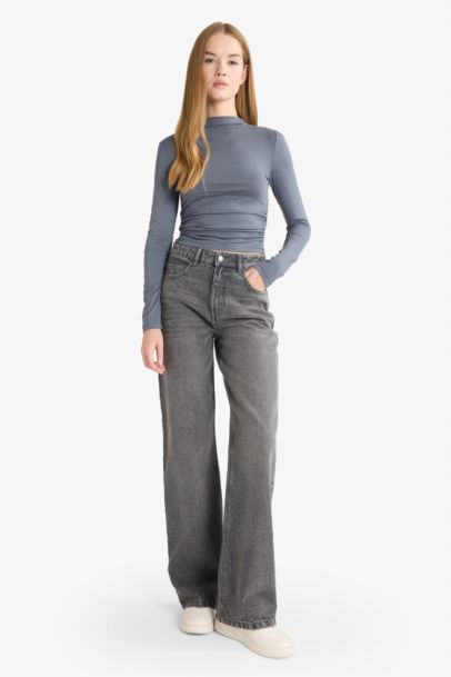 Woman Long Sleeve T-Shirt