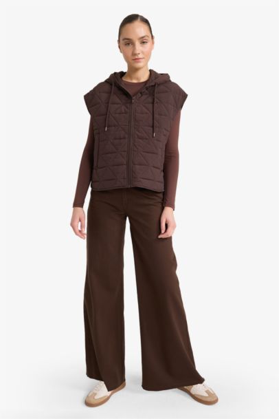 Relax Fıt Kapüşonlu Krinkıl Kumaş Yelek