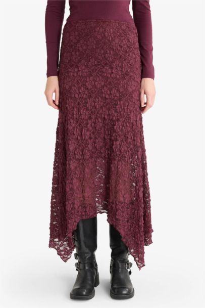 تنورة ميدي بخصر عادي وقصة A