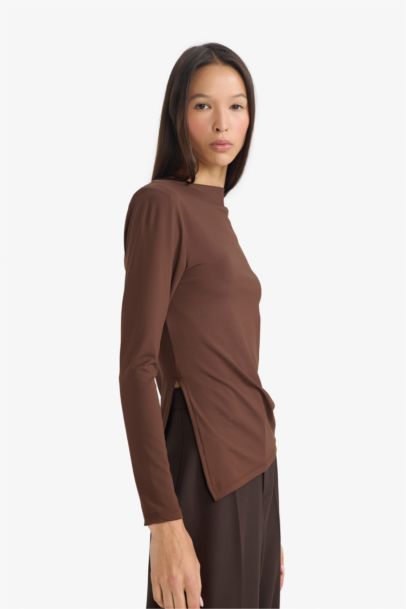 تيشيرت ردن طويل مخصر سليم فيت وياخة مستديرة