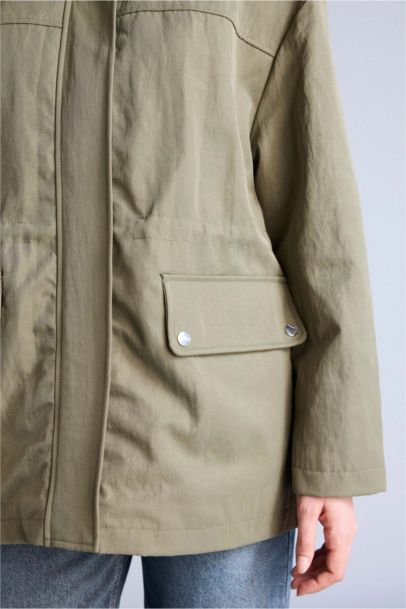 Su Geçirmez Dik Yaka Mont